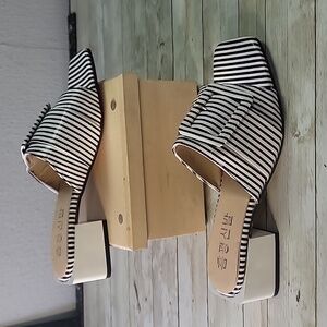 NEW Vietnamese‎ The Company Block Heeled Sandals Striped with Buckles Leather 39